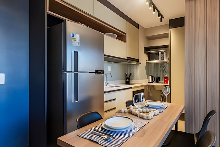 Apto Luxo, cama Queen, próx  Aeroporto, metrô shop