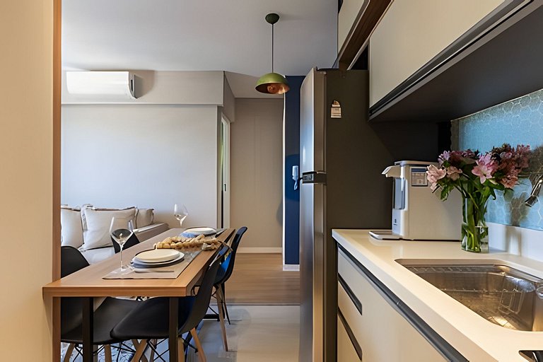 Apto Luxo, cama Queen, próx  Aeroporto, metrô shop