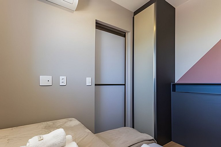 Apto Luxo, cama Queen, próx  Aeroporto, metrô shop