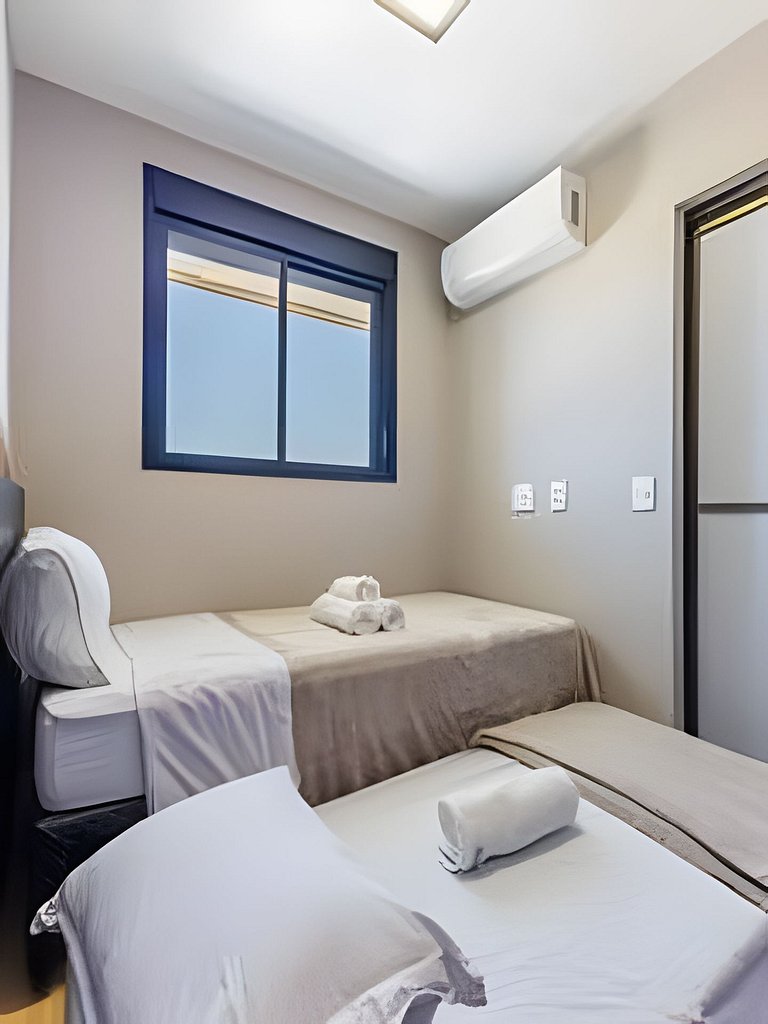 Apto Luxo, cama Queen, próx  Aeroporto, metrô shop