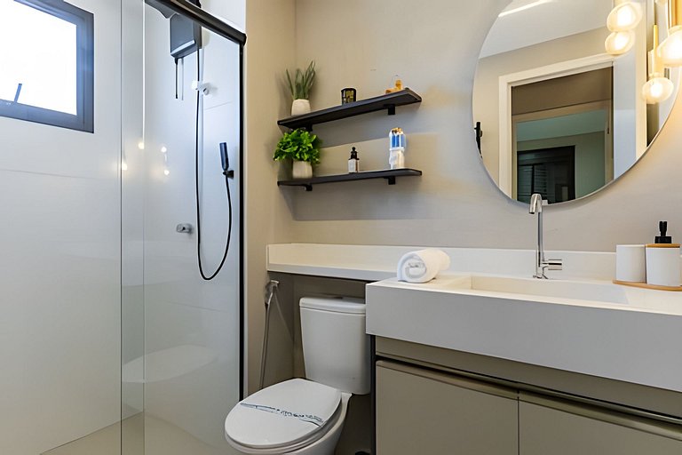 Apto Luxo, cama Queen, próx  Aeroporto, metrô shop