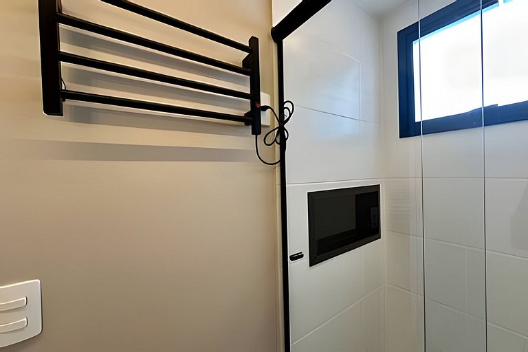 Apto Luxo, cama Queen, próx  Aeroporto, metrô shop