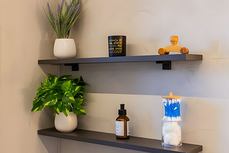 Apto Luxo, cama Queen, próx  Aeroporto, metrô shop