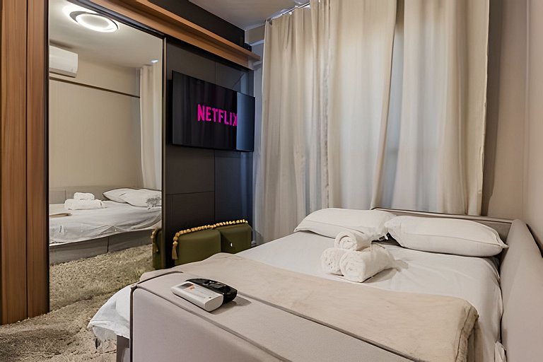 Apto Luxo, cama Queen, próx  Aeroporto, metrô shop