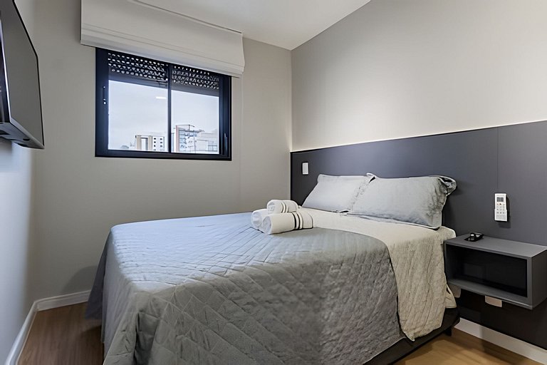 Ap climatizado, janela anti-ruído, prox aero/shop