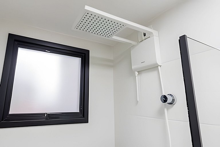 Ap climatizado, janela anti-ruído, prox aero/shop