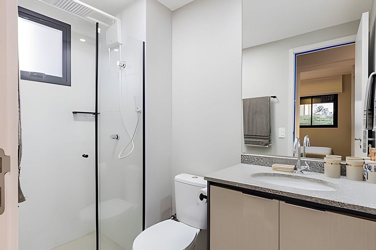 Ap climatizado, janela anti-ruído, prox aero/shop