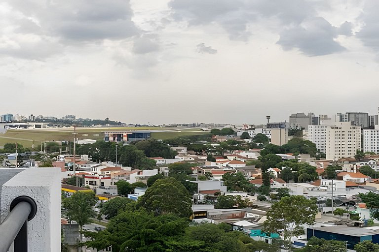 Apê NOVO, vista incrível 12º, cama Queen/7min Aero