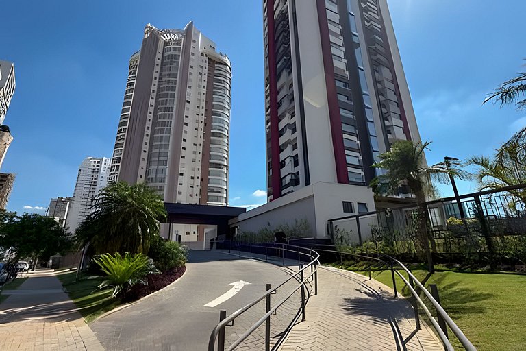 Apê Campolim, c/ vaga, piscina e 200m Shop e A/C