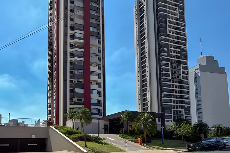 Apê Campolim, c/ vaga, piscina e 200m Shop e A/C