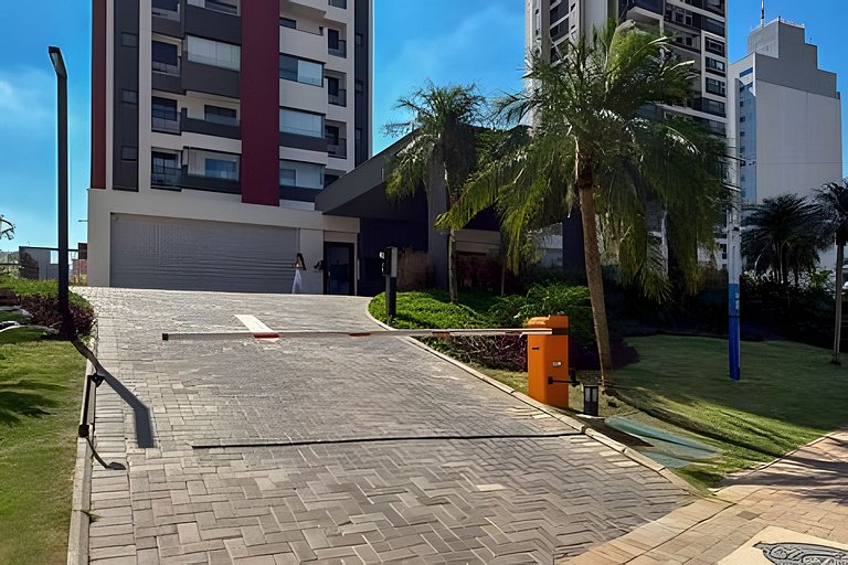 Apê Campolim, c/ vaga, piscina e 200m Shop e A/C