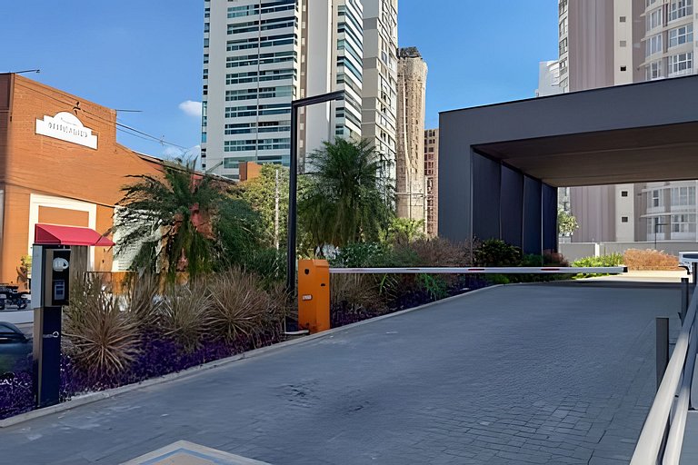 Apê Campolim, c/ vaga, piscina e 200m Shop e A/C
