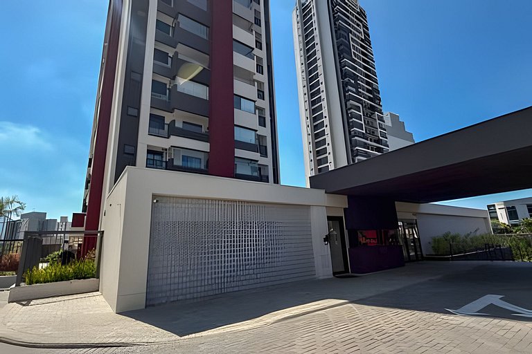 Apê Campolim, c/ vaga, piscina e 200m Shop e A/C