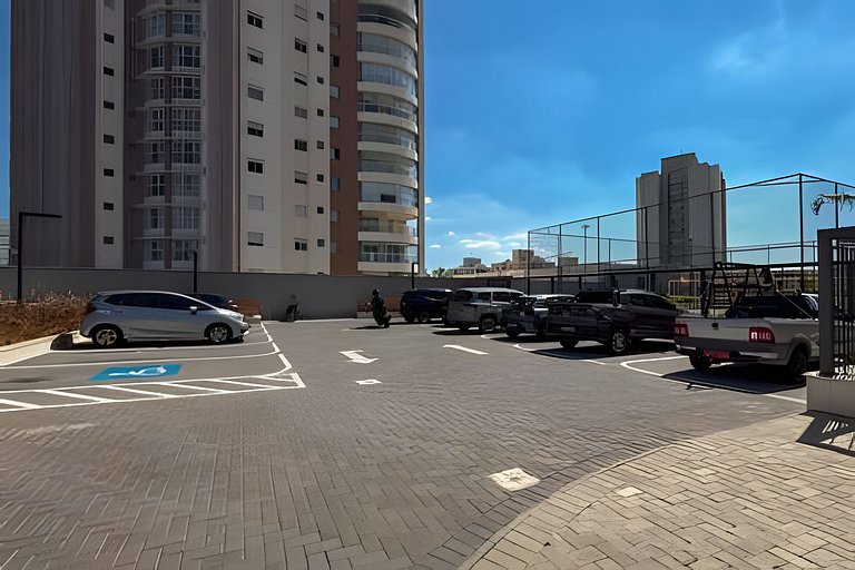 Apê Campolim, c/ vaga, piscina e 200m Shop e A/C